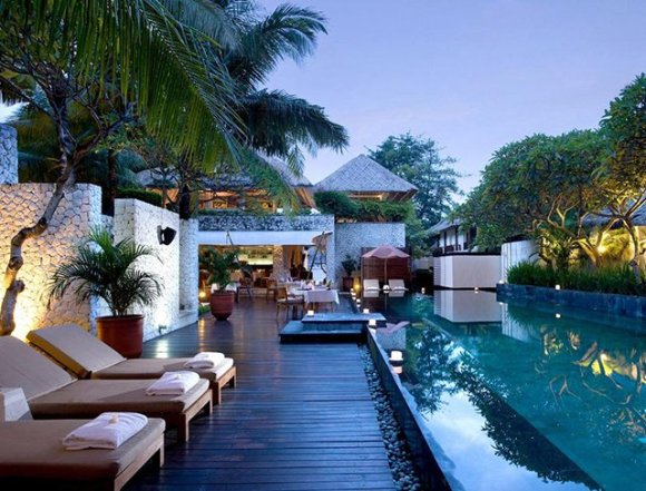 karmajimbaran resort, Bali / google.com