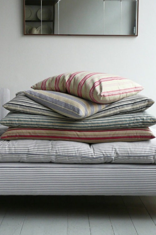 apaperaeroplane.tumblr.com