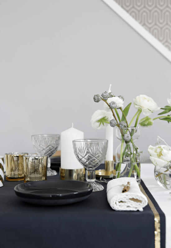 whiteandothercolors.tumblr.com