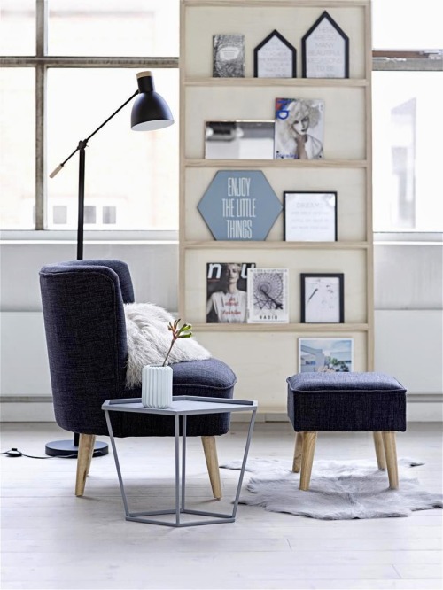 whiteandothercolors.tumblr.com